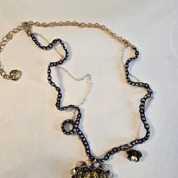 Betsey Johnson Gold and Navy CRYSTAL Heart Necklace with Iridescent Accents - Picture 7 of 12